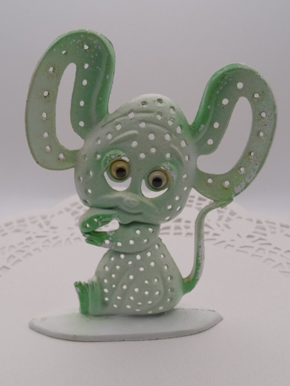Vintage Metal Green White Mouse Shape Earring Holder Revere Made in USA